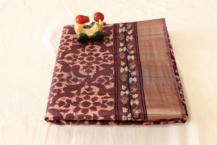 Orchid Bloom Silk Cotton Saree in Enchanting Orchid with Silver Zari Border, Floral Patterns, and Leaf-Design Running Blouse