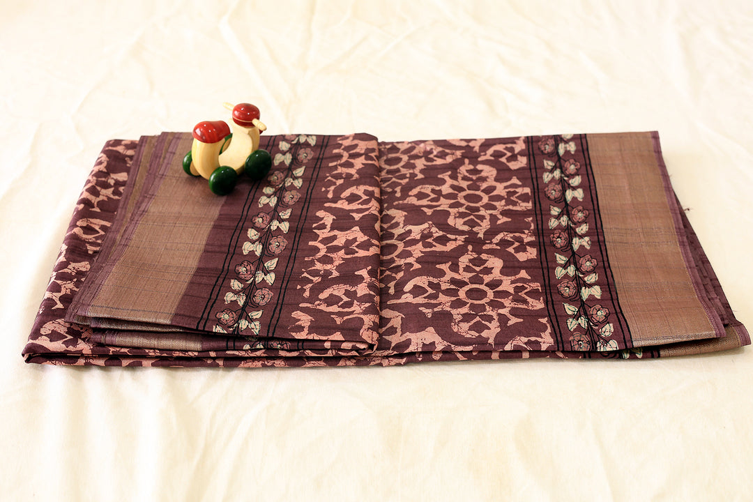 Orchid Bloom Silk Cotton Saree in Enchanting Orchid with Silver Zari Border, Floral Patterns, and Leaf-Design Running Blouse