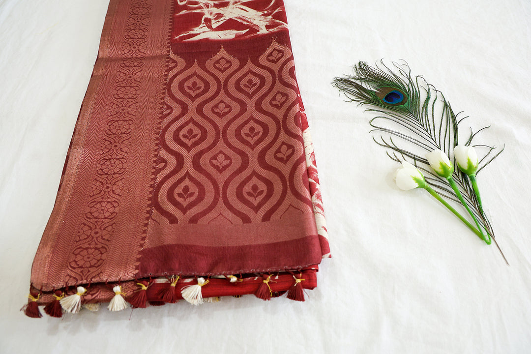 Maroon Trendy Saree With Cream Bamboo Leaf Pattern, Adorned With Copper Zari Border, Pallu And Blouse