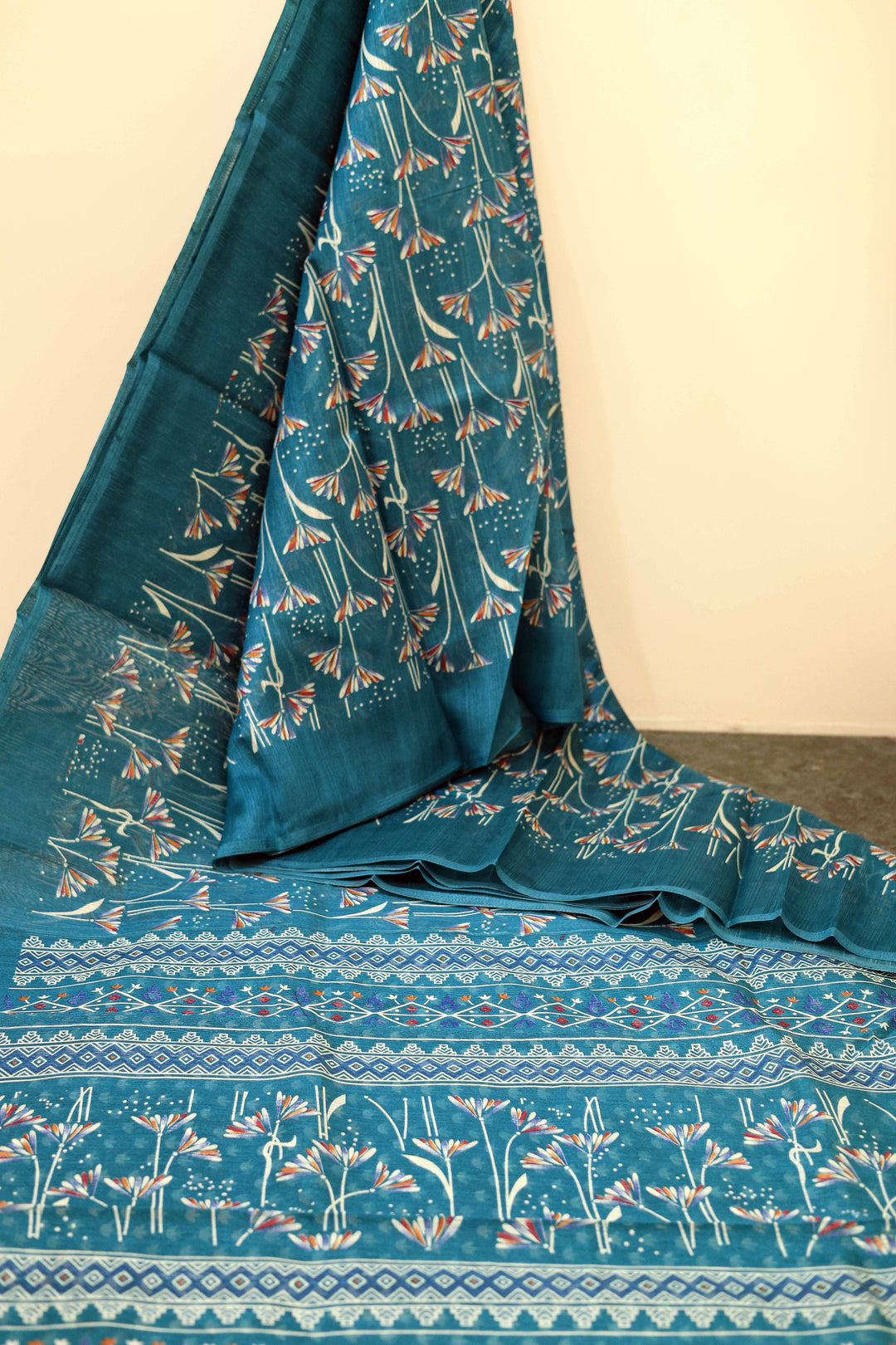 Blue Synthetic Cotton Saree with Floral Designs and Butta Blouse